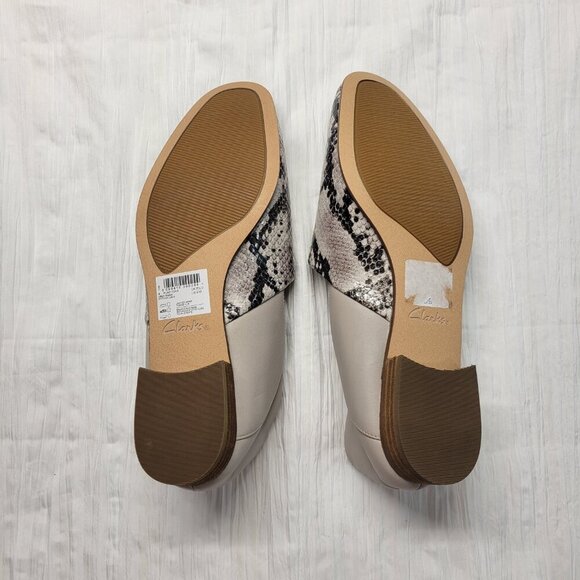 Clarks Pure Tone Woman's size 9 Cushion Plus Gray Snake Python Slip-on-Loafer - Picture 4 of 9